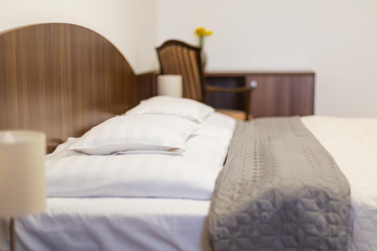 Bed and Breakfast Tercia Hubertus Panzio Шопрон Экстерьер фото