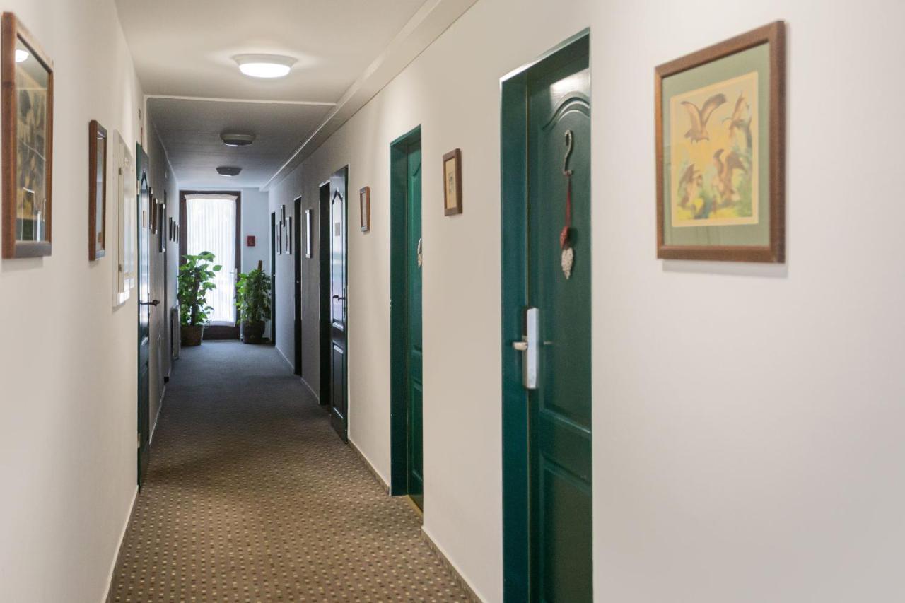 Bed and Breakfast Tercia Hubertus Panzio Шопрон Экстерьер фото