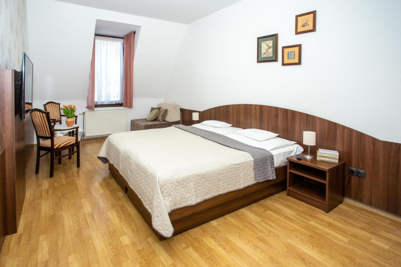 Bed and Breakfast Tercia Hubertus Panzio Шопрон Экстерьер фото