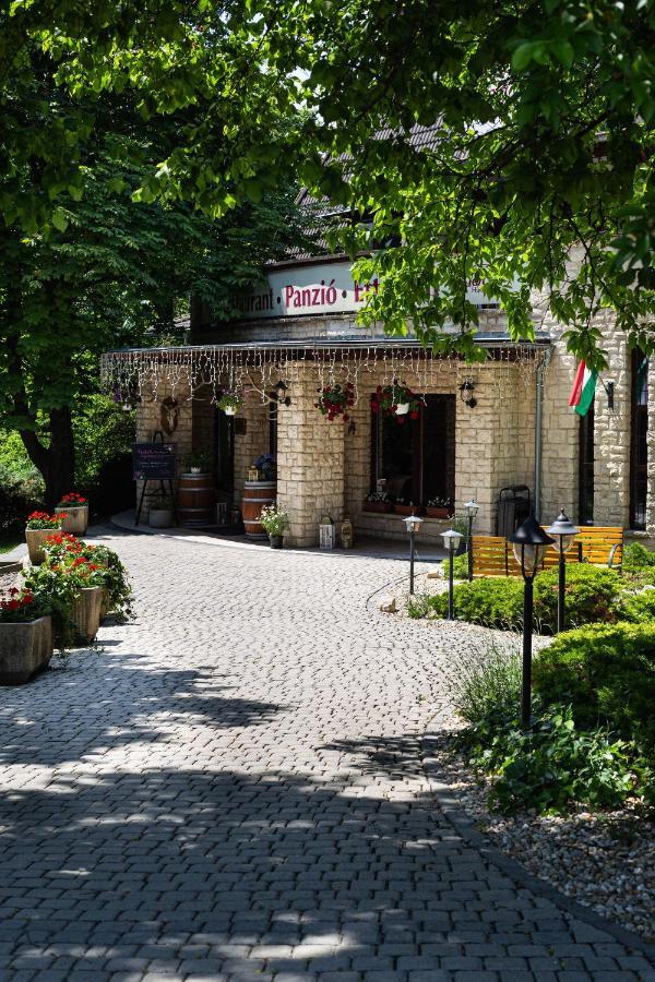 Bed and Breakfast Tercia Hubertus Panzio Шопрон Экстерьер фото